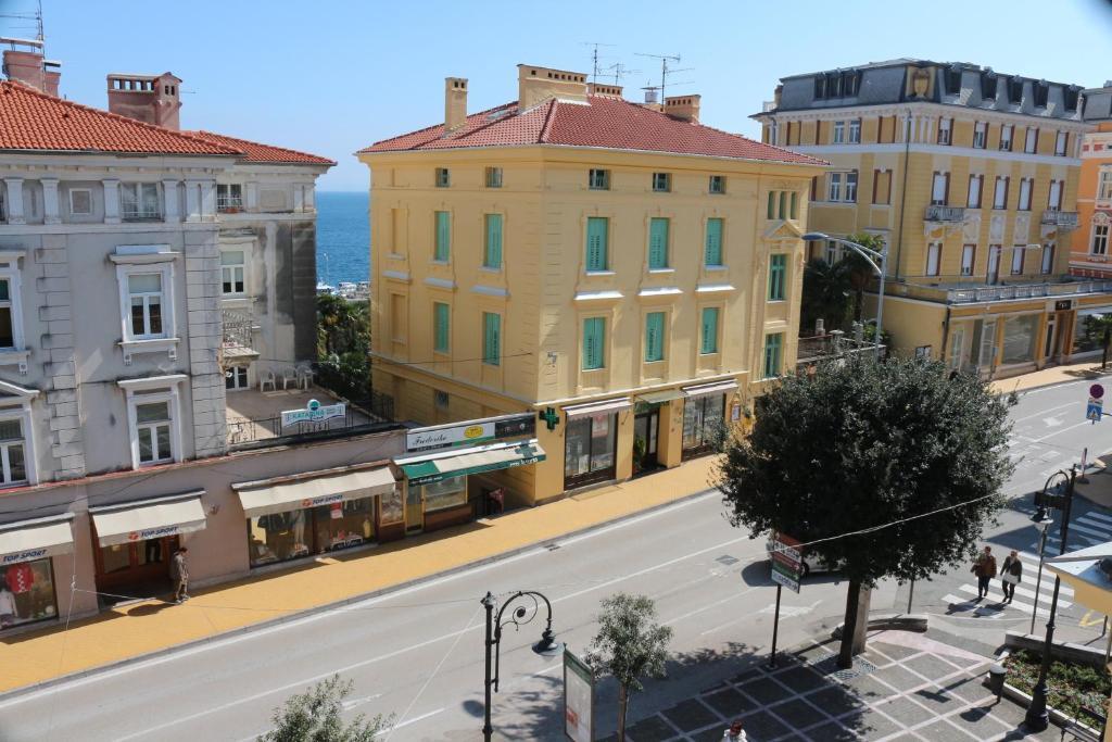 Green Market Apartment Opatija Ngoại thất bức ảnh